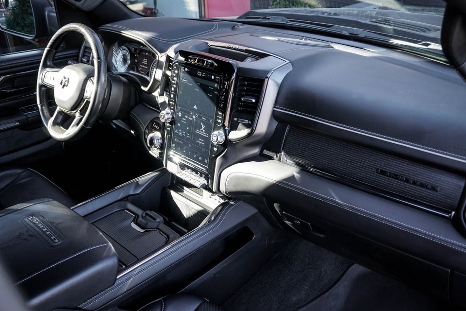 Dodge RAM 1500 5,7 V8 Hemi Limited Night aut. 4d