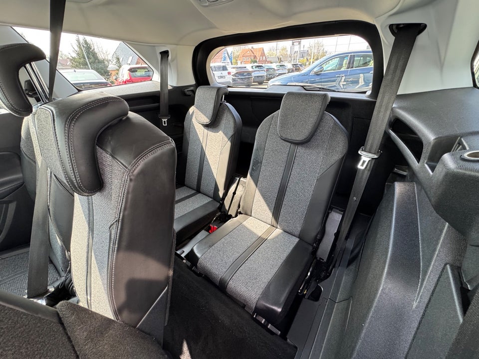 Peugeot 5008 1,6 BlueHDi 120 Active 7prs 5d