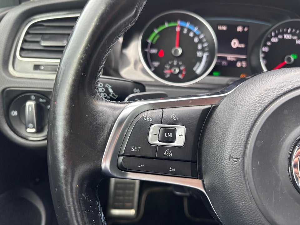 VW Golf VII 1,4 GTE Highline DSG 5d