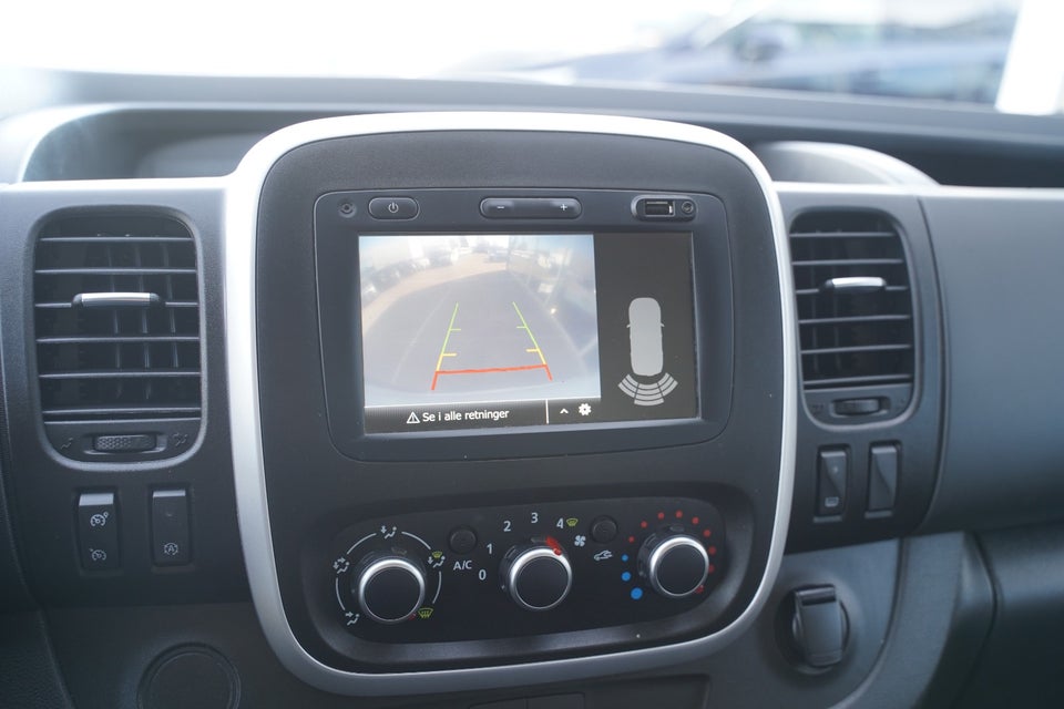 Renault Trafic T29 2,0 dCi 120 L2H1