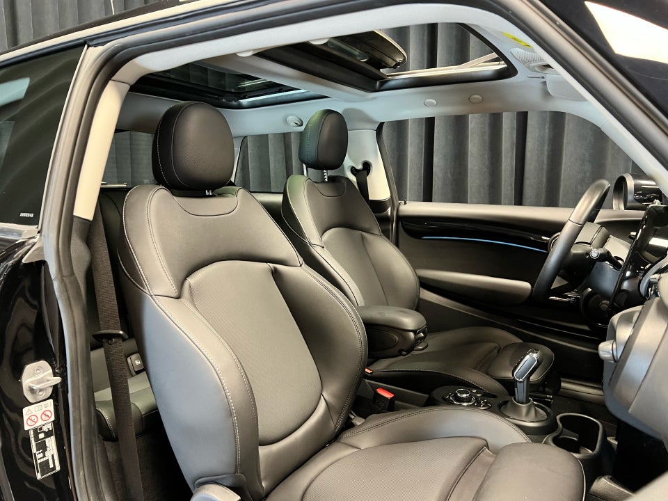 MINI Cooper SE Classic Trim 3d