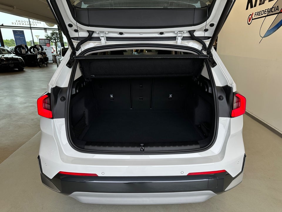 BMW iX1 eDrive20 X-Line 5d