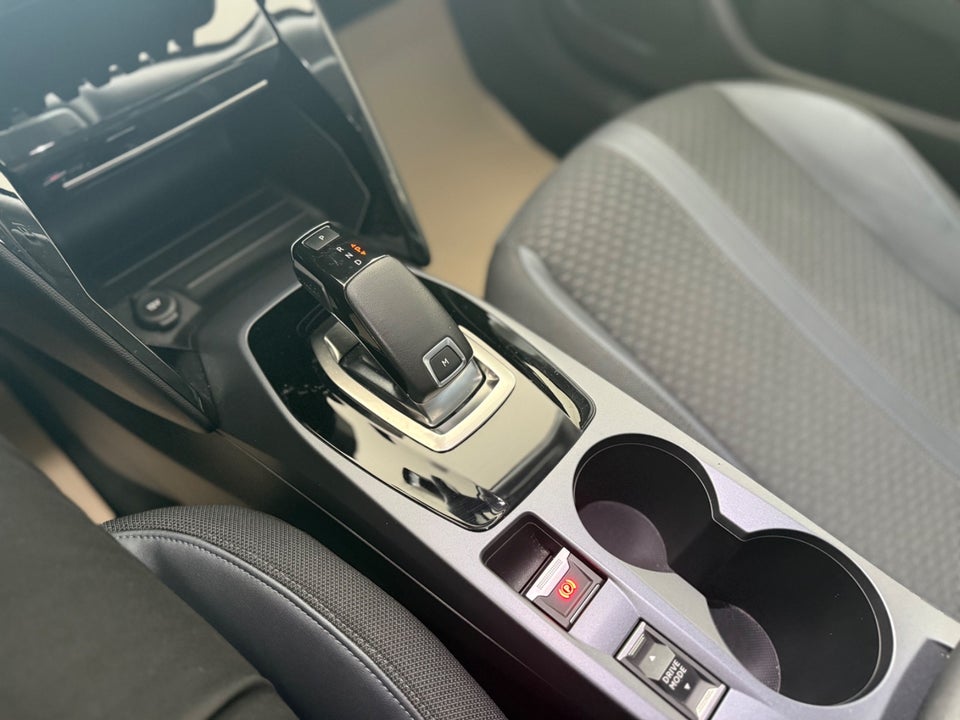 Peugeot 2008 1,2 PureTech 130 Allure EAT8 5d