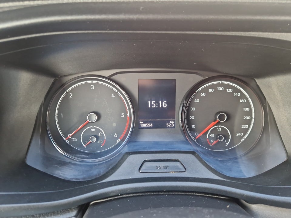 VW Transporter 2,0 TDi 110 Kassevogn lang