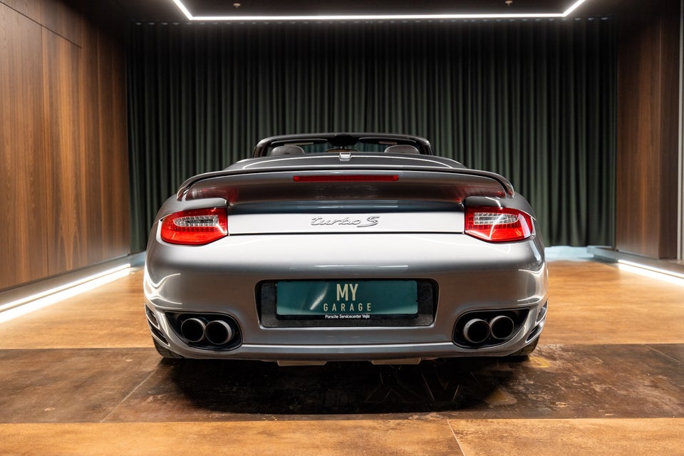 Porsche 911 Turbo S 3,8 Cabriolet PDK 2d
