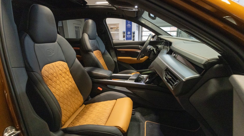 Audi e-tron 55 S-line quattro 5d