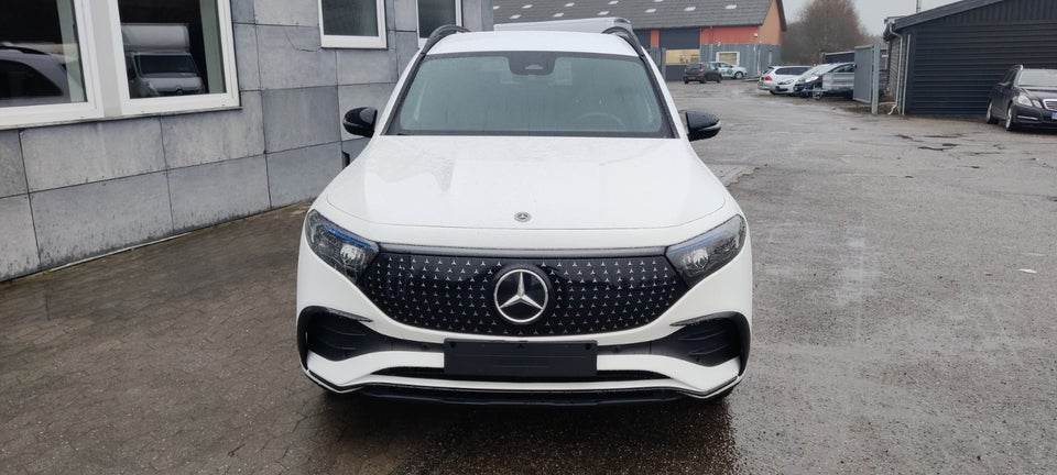Mercedes EQB300 AMG Line 4Matic 5d