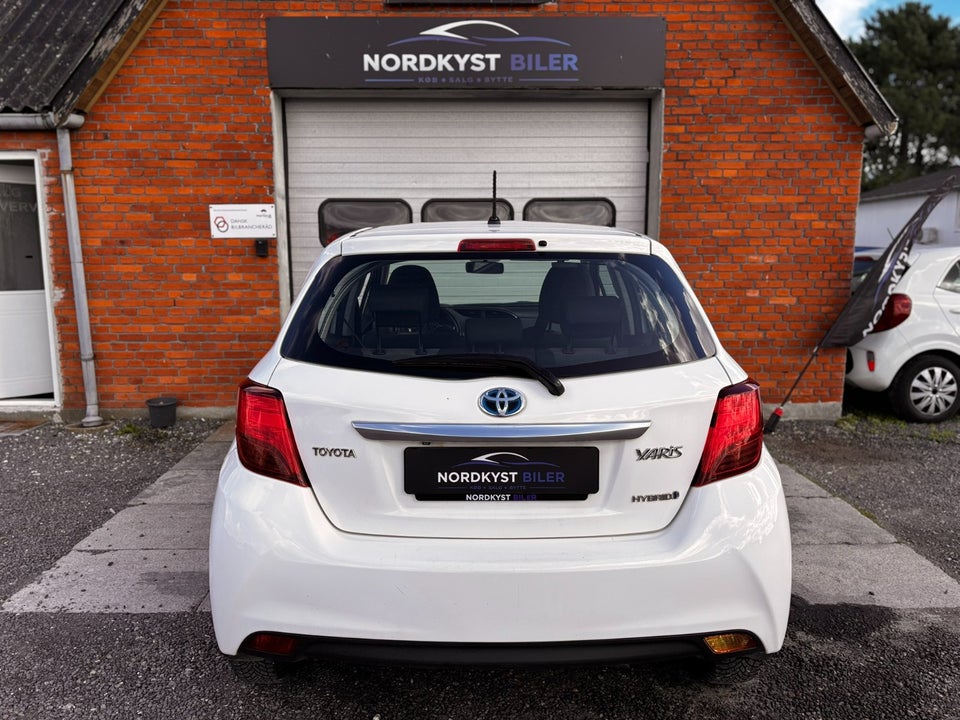 Toyota Yaris 1,5 Hybrid H1 e-CVT 5d