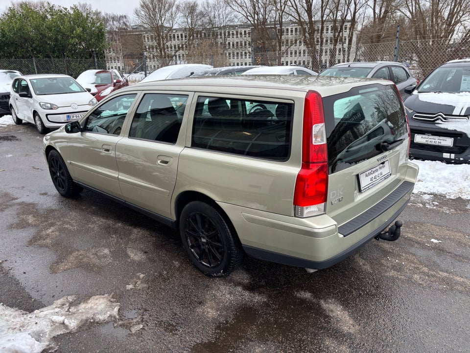 Volvo V70 2,4 170 Momentum 5d
