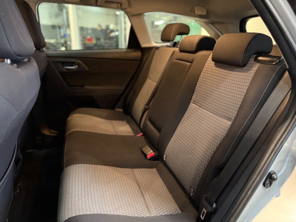 Toyota Auris 1,8 Hybrid H4 Touring Sports CVT 5d