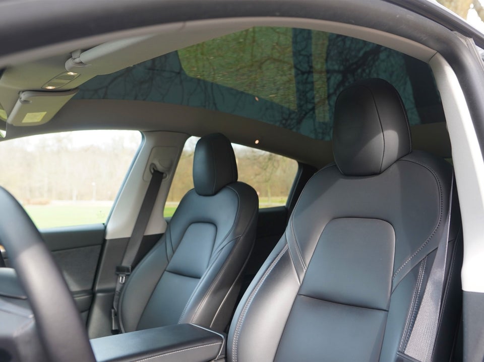 Tesla Model Y Long Range AWD 5d