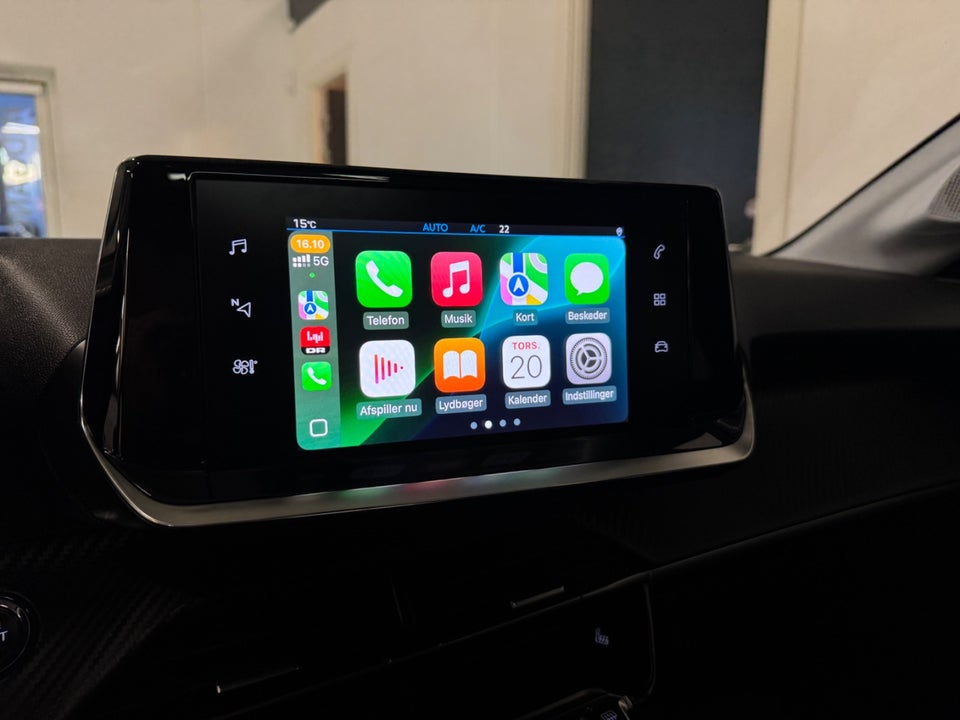 Peugeot 208 1,2 PureTech 100 Allure Sky 5d