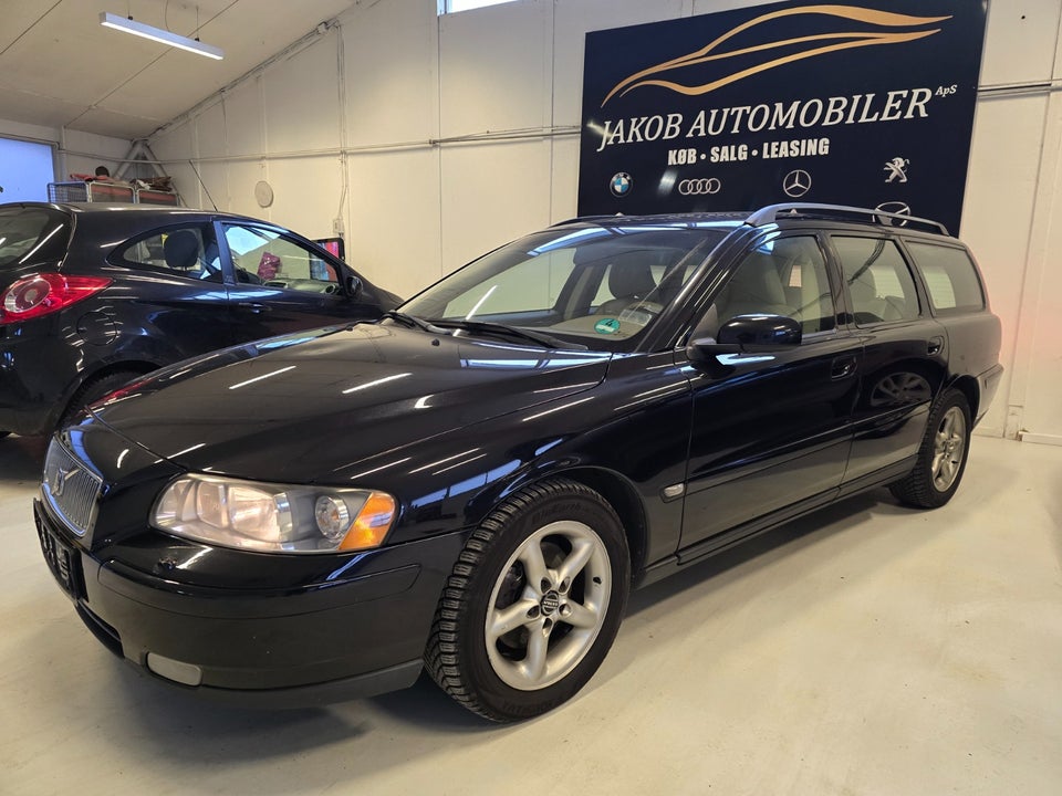 Volvo V70 2,4 170 Momentum aut. 5d