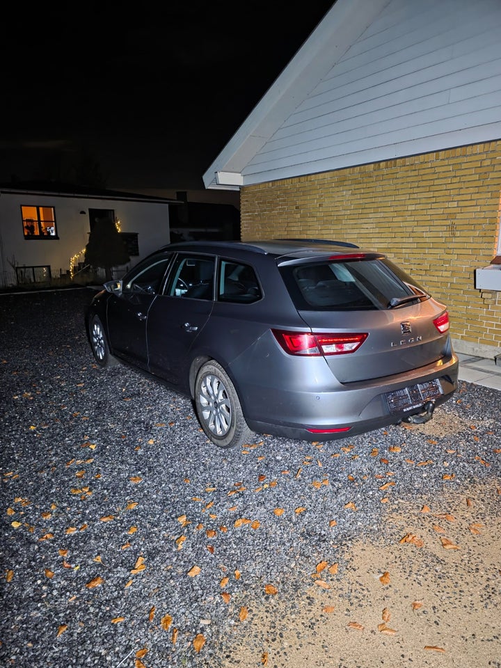 Seat Leon 1,6 TDi 110 Style Barcelona ST 5d