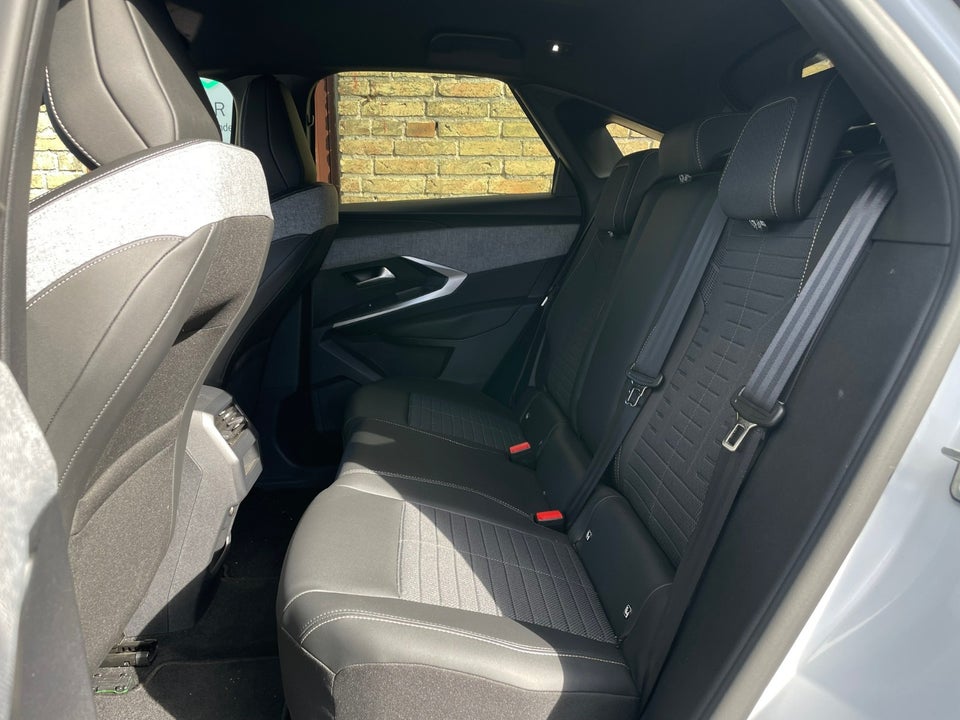 Peugeot e-3008 77 Allure 5d