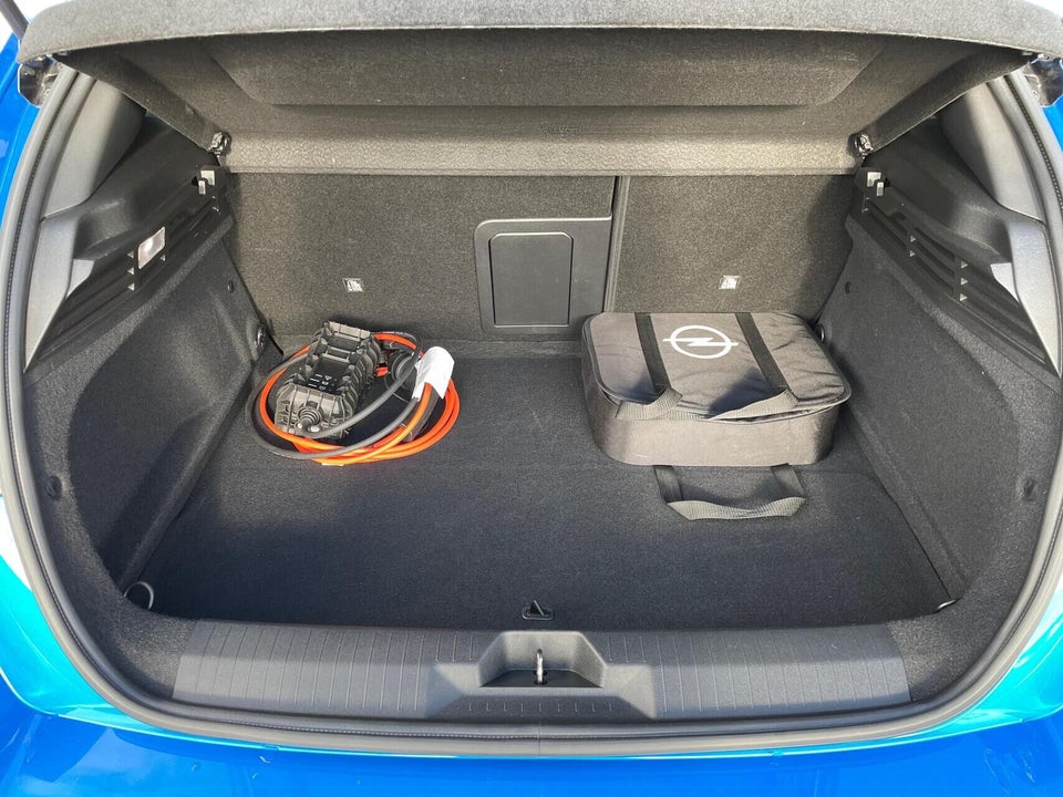 Opel Astra-e 54 Ultimate 5d