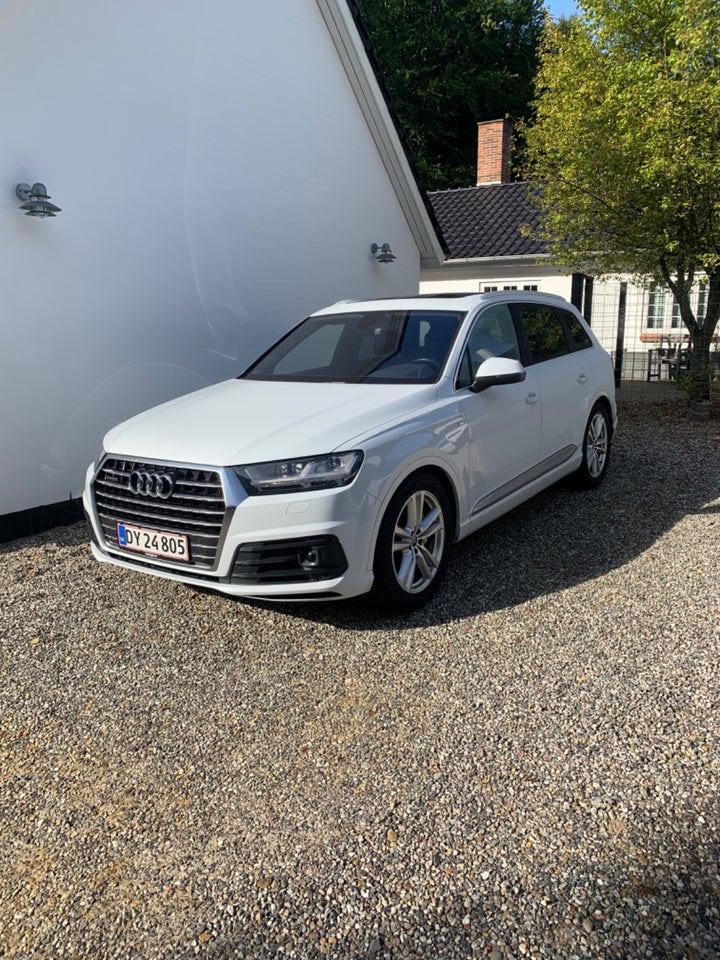 Audi Q7 3,0 TDi 272 S-line quattro Tiptr. 7prs 5d