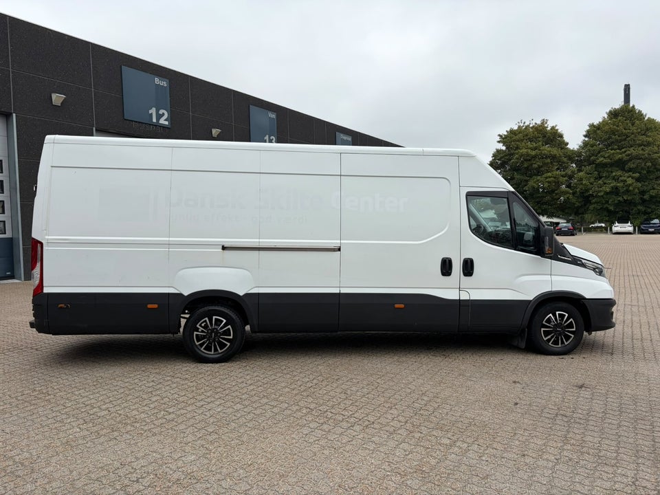 Iveco Daily 2,3 35S16 16m³ Van AG8