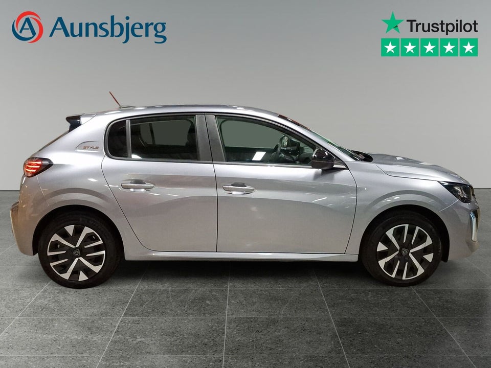 Peugeot e-208 50 Style 5d