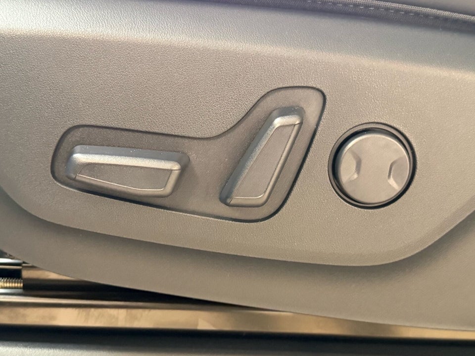 Kia PV5 71 Long Range Upgrade 5d