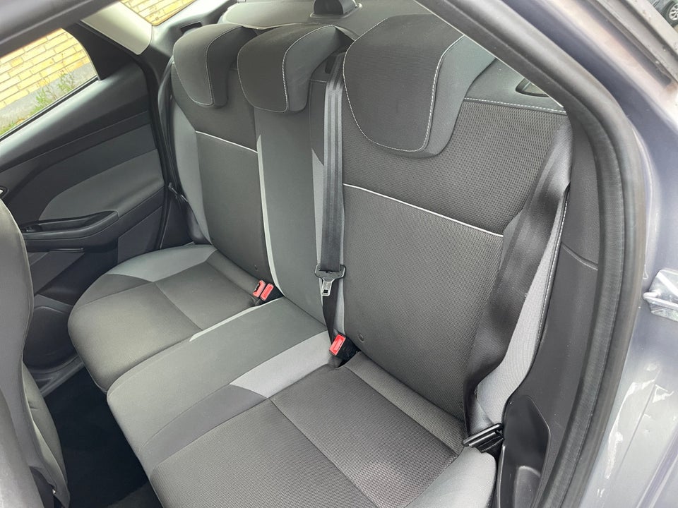 Ford Focus 1,6 Ti-VCT 105 Titanium stc. 5d