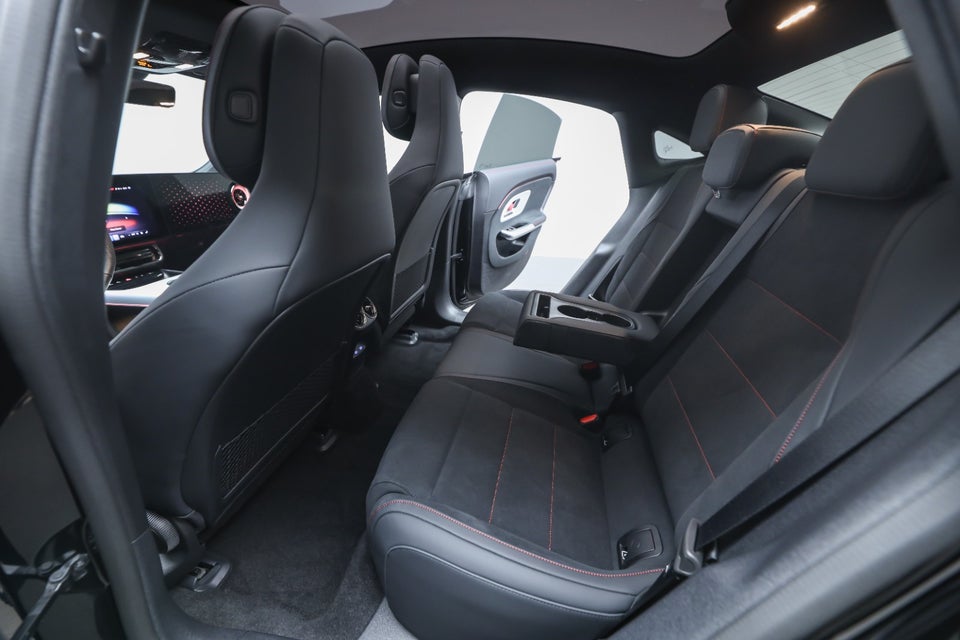 Mercedes CLA250+ EQ AMG Advance Plus 4d