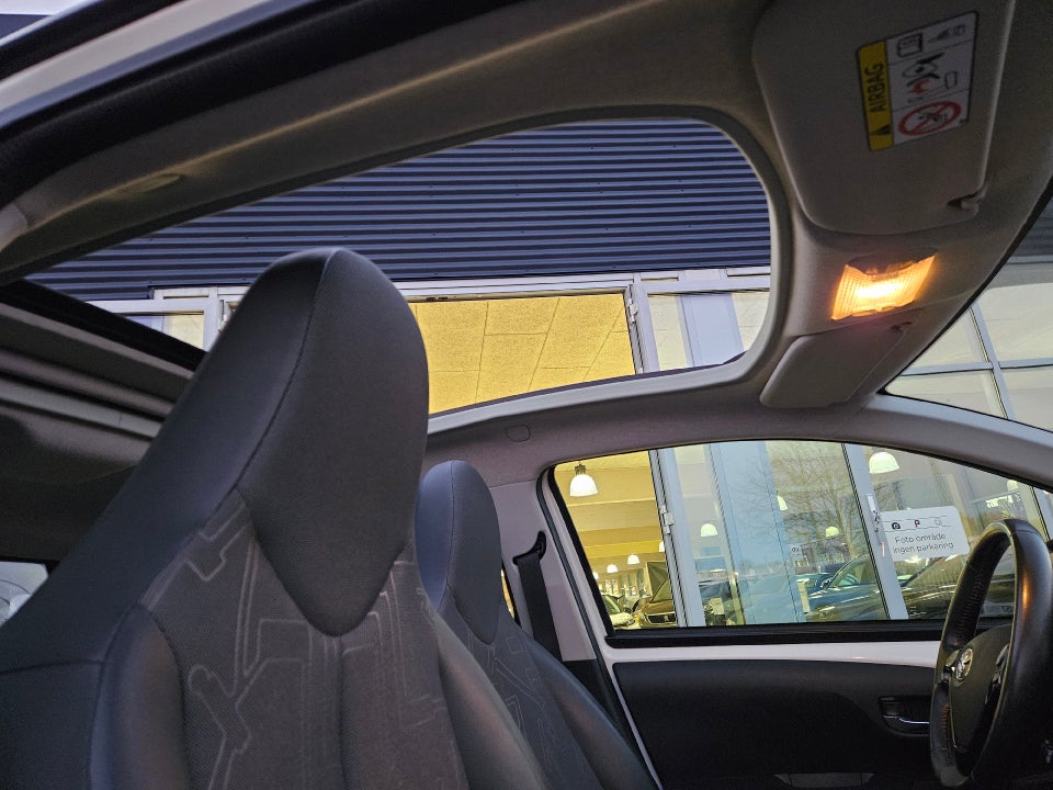 Toyota Aygo 1,0 VVT-i x-wave Sky 5d