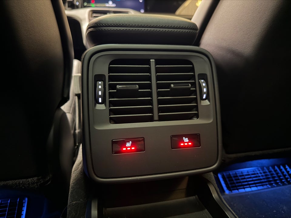 Porsche Taycan Turbo Performance+ 4d