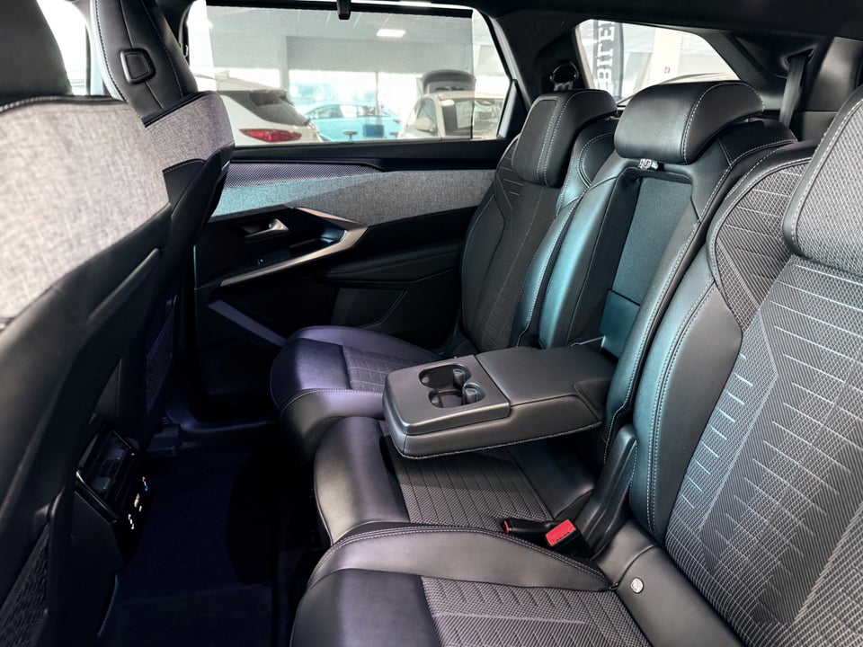 Peugeot e-5008 77 GT Pack 7prs 5d