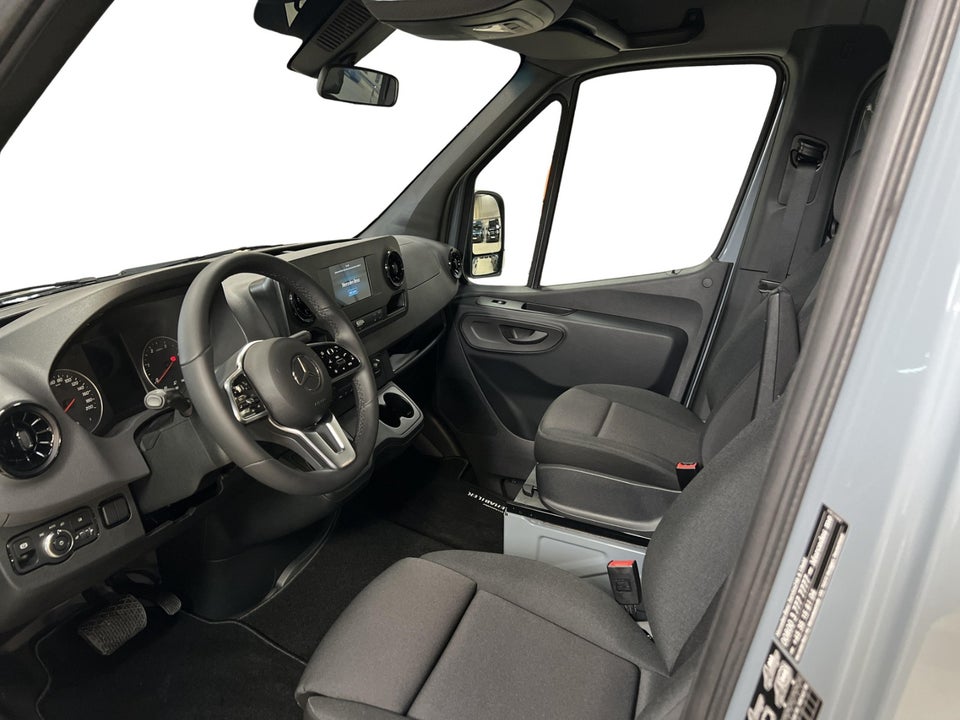 Mercedes Sprinter 215 2,0 CDi A1 Tourer aut. RWD