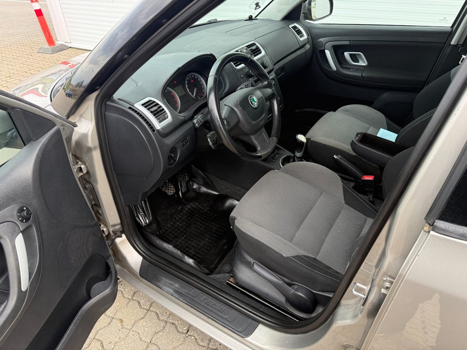 Skoda Fabia 1,4 16V Ambiente Combi 5d