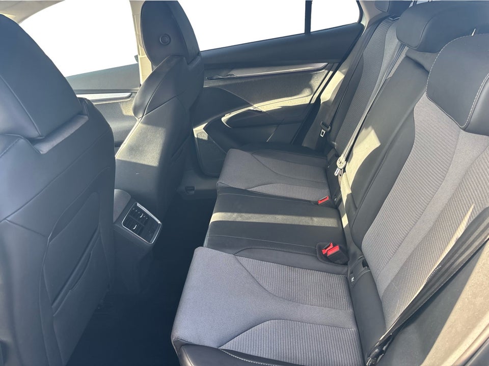 Skoda Enyaq 60 iV Plus 5d