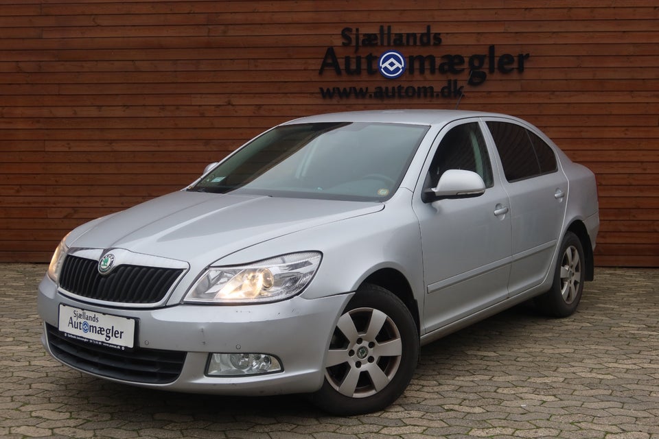 Skoda Octavia 1,6 TDi 105 Elegance 5d