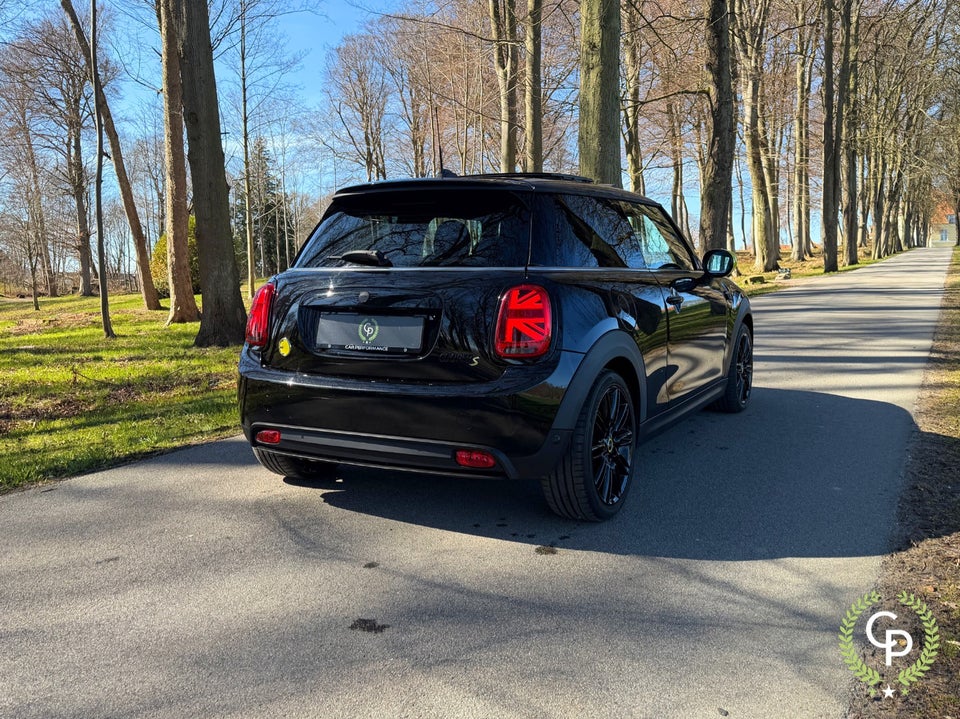 MINI Cooper SE Electric Trim 3d