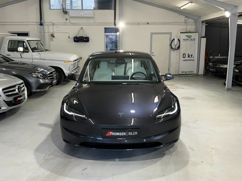 Tesla Model 3 Long Range AWD 4d