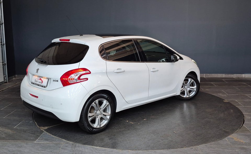 Peugeot 208 1,2 VTi 82 Supreme 5d