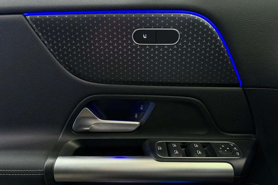 Mercedes EQA300 Progressive 4Matic 5d