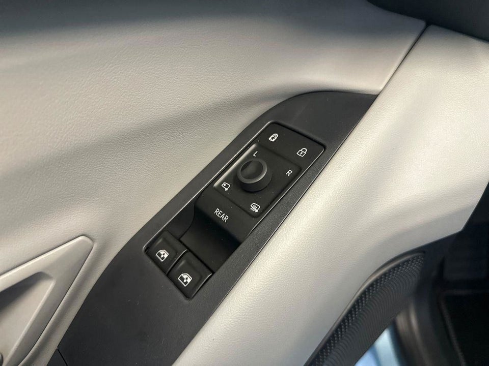 Ford Explorer 84 Select Extended Range AWD 5d