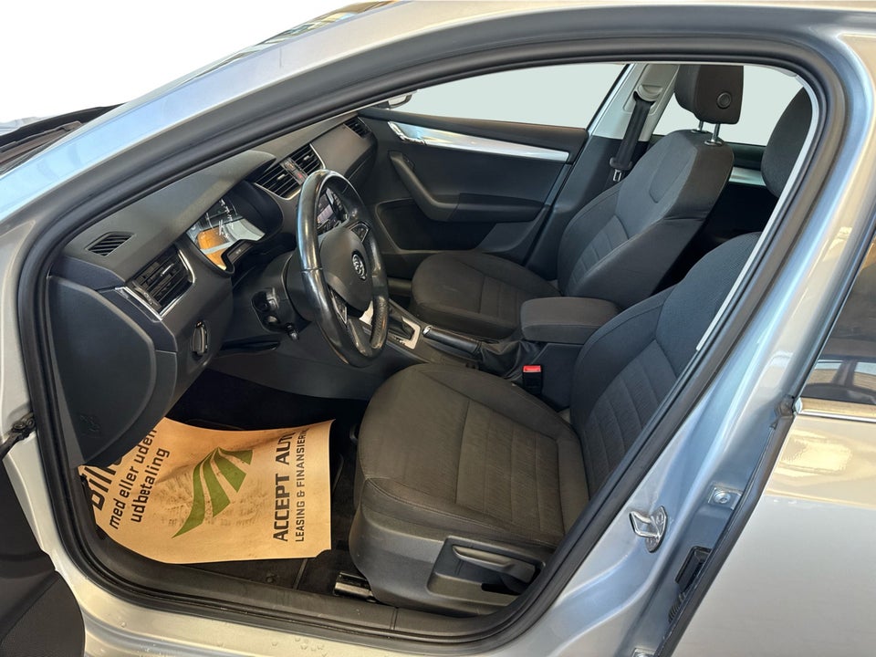 Skoda Octavia 1,6 TDi 110 Style Combi DSG 5d