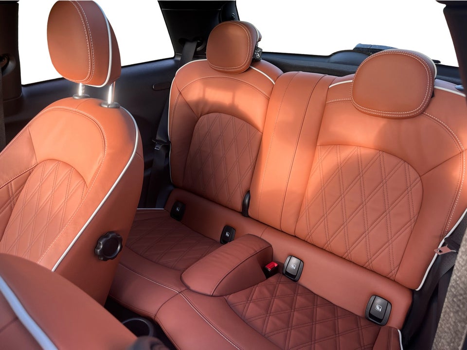 MINI Cooper SE Essential 3d