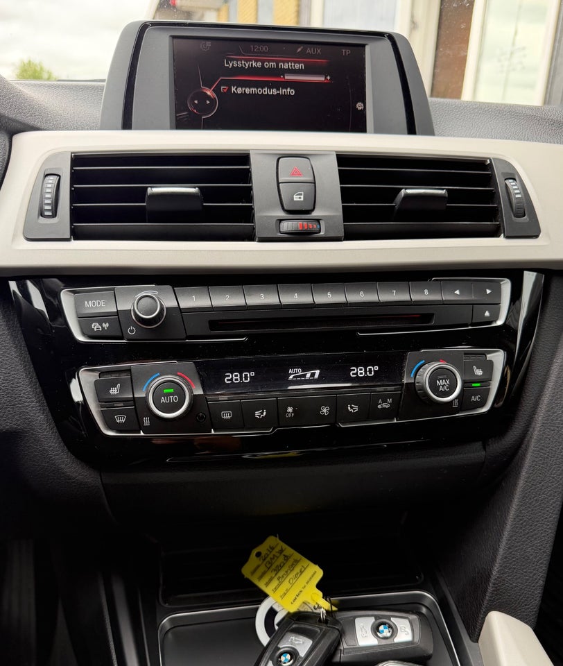 BMW 320d 2,0 Touring aut. 5d