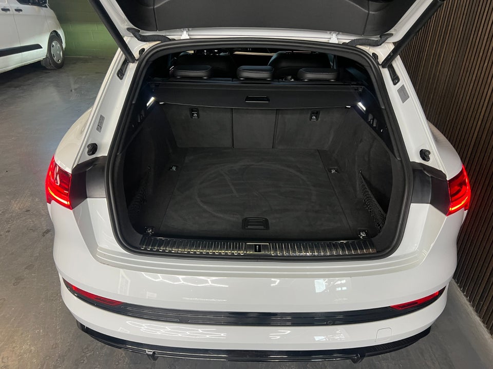 Audi e-tron 55 S-line quattro 5d
