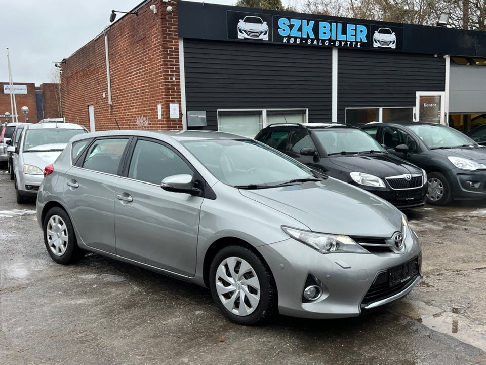 Toyota Auris 1,4 D-4D T3+ 5d