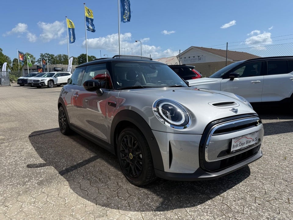 MINI Cooper SE Classic Trim 3d