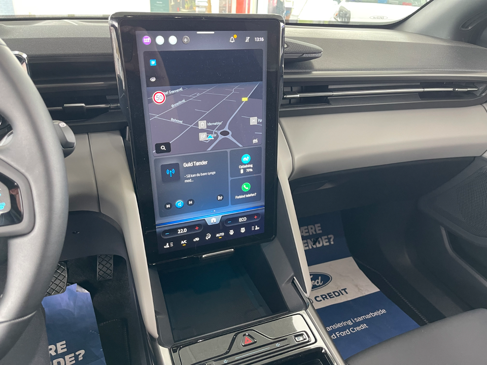 Ford Capri 82 Select Extended Range 5d