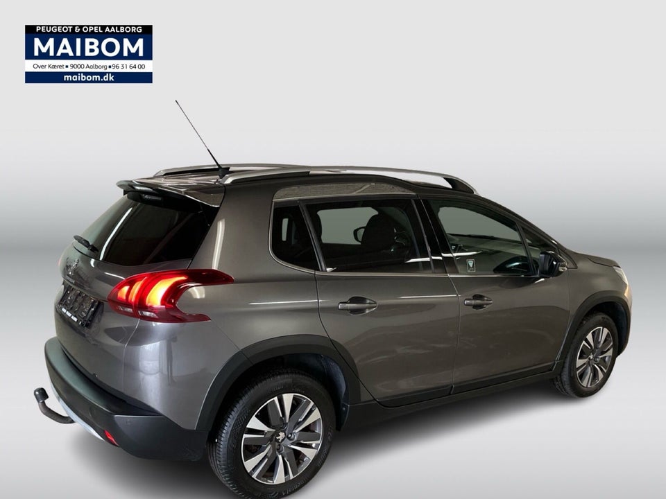 Peugeot 2008 1,2 e-THP 110 Selection Sky 5d