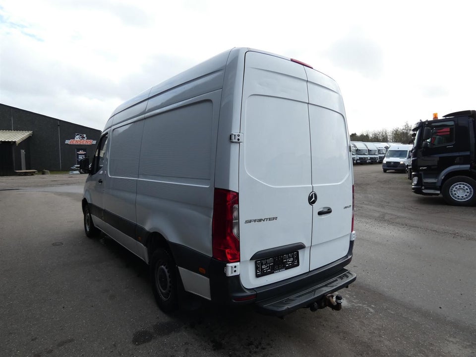Mercedes Sprinter 319 3,0 CDi A2 Kassevogn aut. RWD