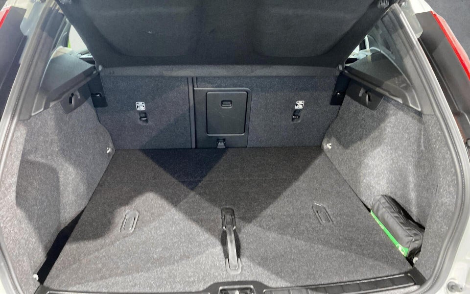 Volvo EX40 Extended Range Plus 5d