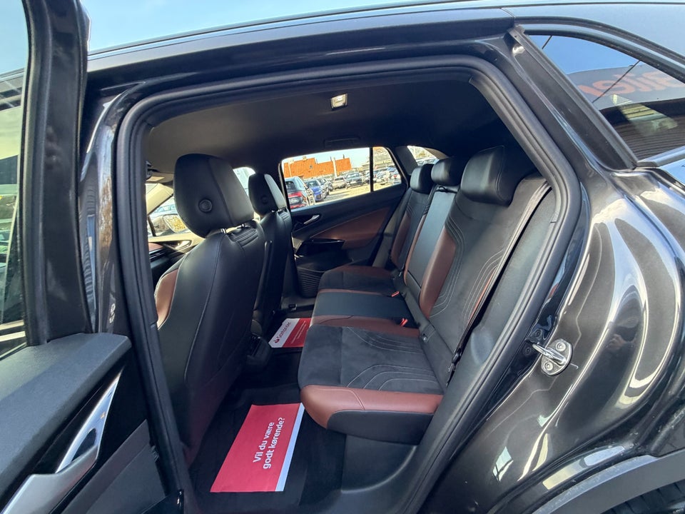 VW ID.4 77 Business Performance 5d