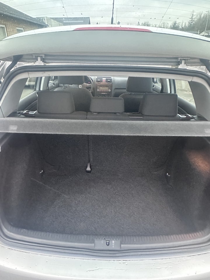 VW Golf V 1,6 Comfortline 5d